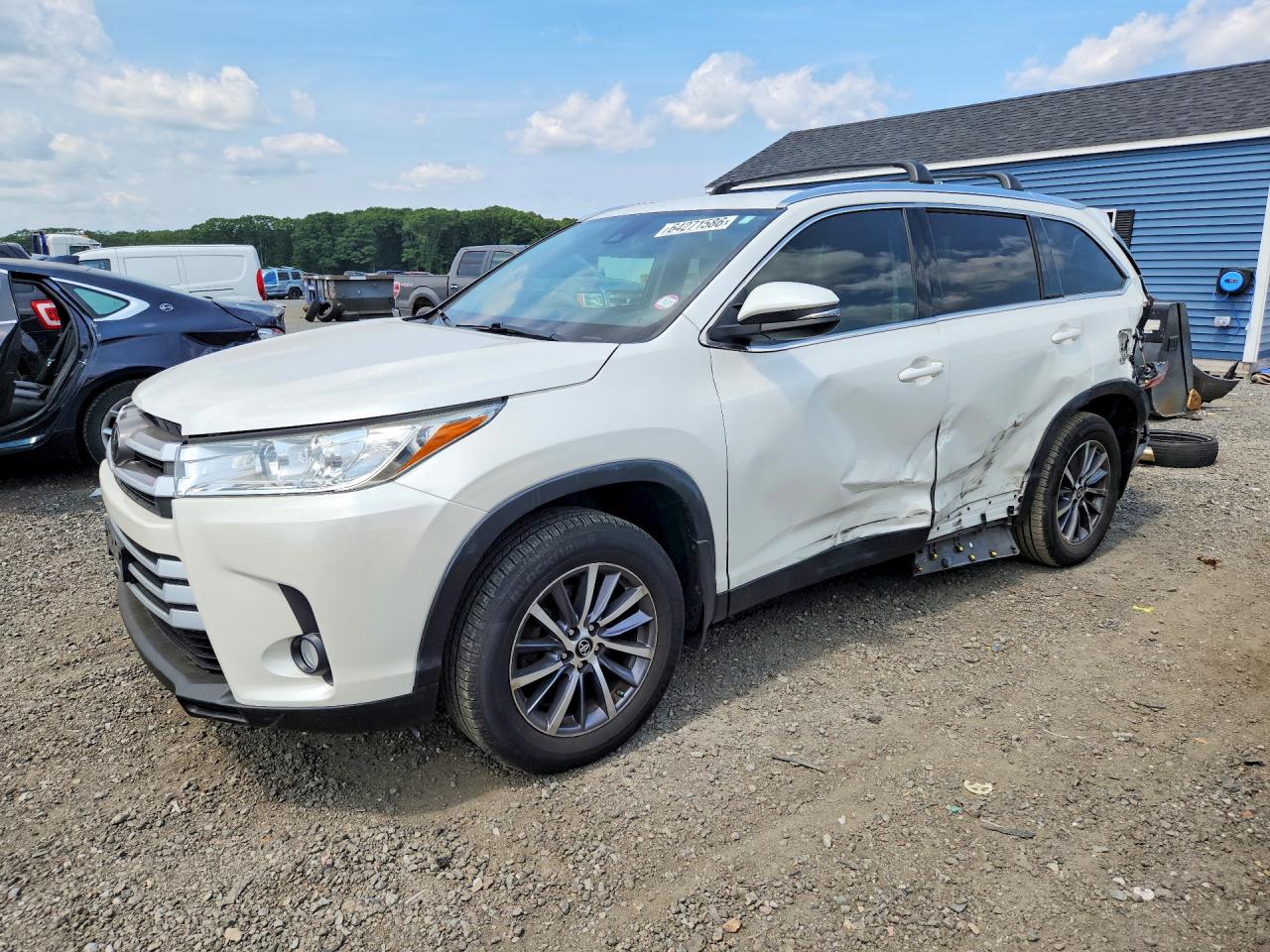 2019 TOYOTA HIGHLANDER XLE