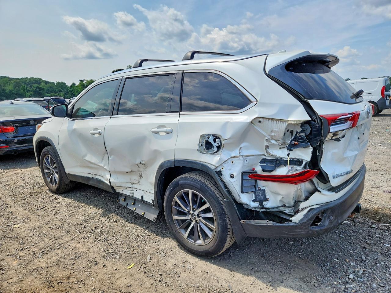 2019 TOYOTA HIGHLANDER XLE — снимка 2