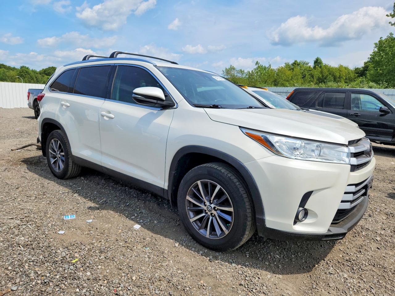 2019 TOYOTA HIGHLANDER XLE — снимка 4