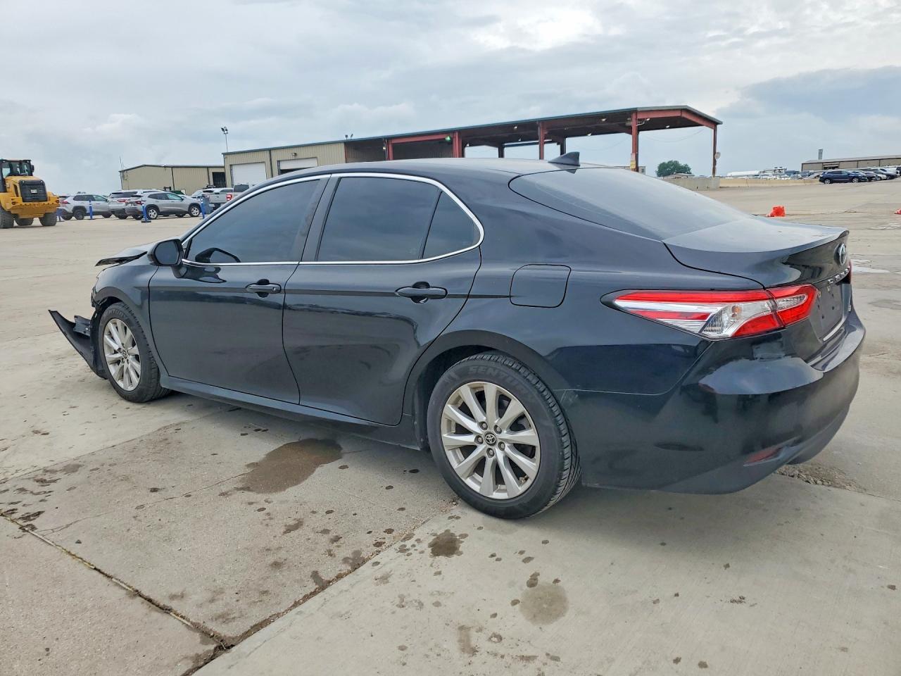 2020 TOYOTA CAMRY LE — снимка 2