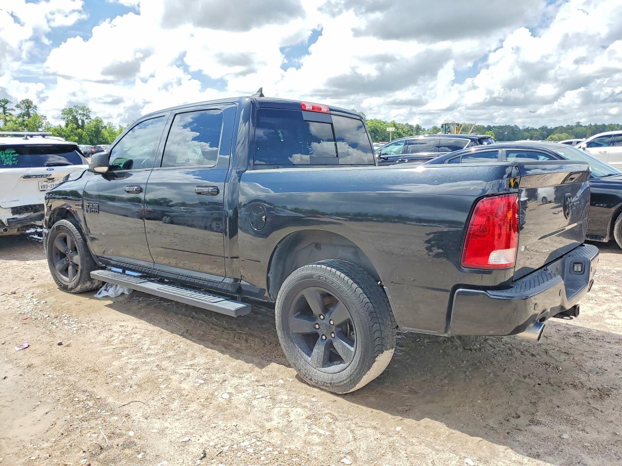 2018 RAM 1500 SLT — снимка 2