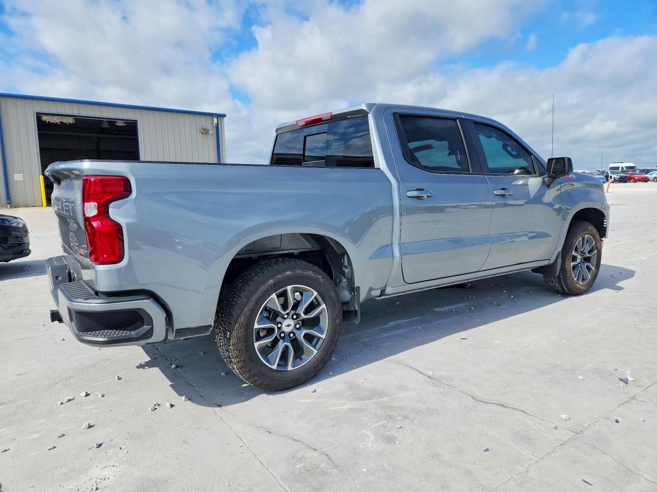 2026 CHEVROLET SILVERADO K1500 RST — снимка 3
