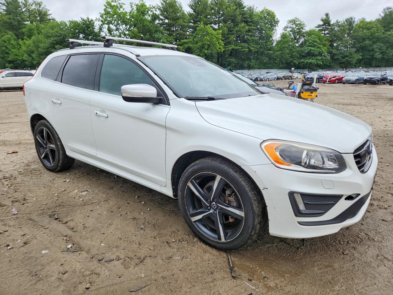 2016 VOLVO XC60 T6 R-DESIGN PLATINUM — снимка 4