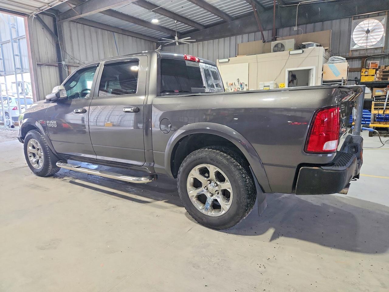 2015 RAM 1500 LARAMIE — снимка 2