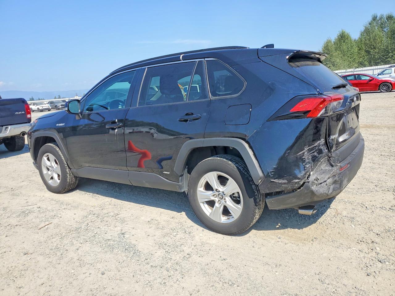 2021 TOYOTA RAV4 HYBRID XLE — снимка 2