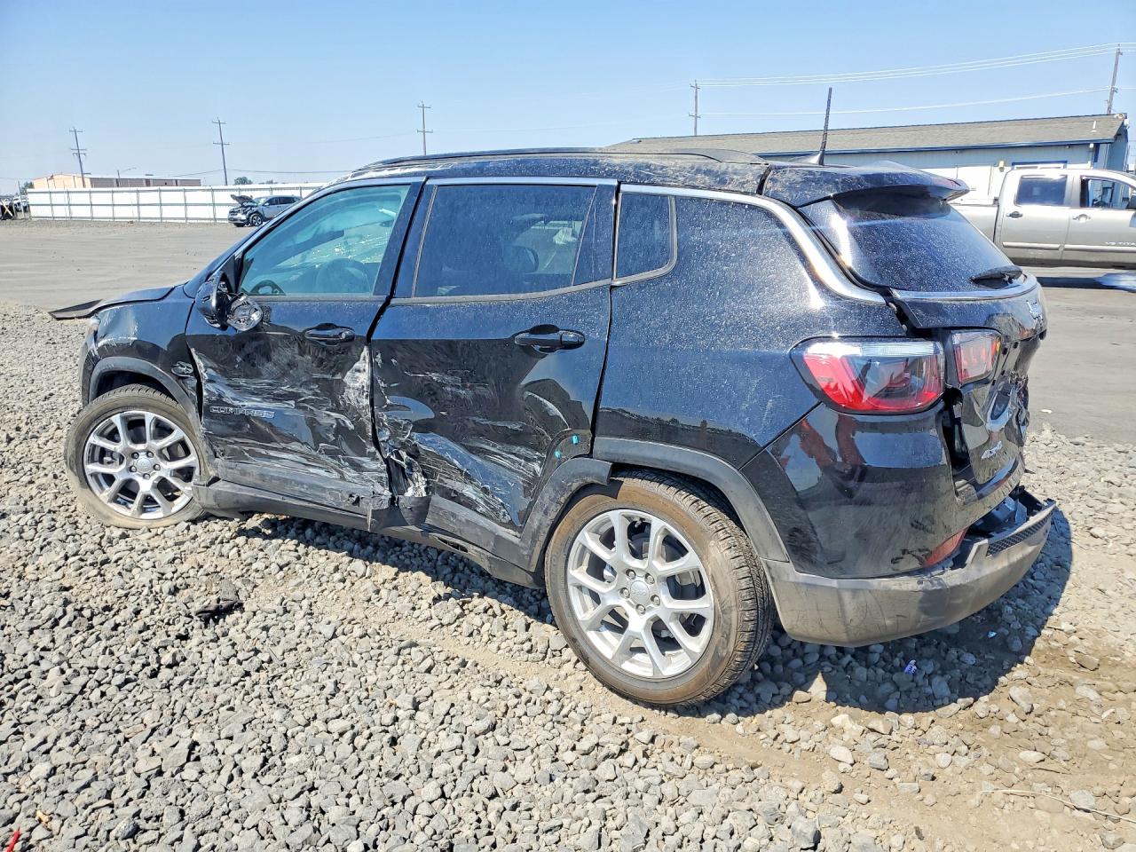 2024 JEEP COMPASS LATITUDE LUX — снимка 2