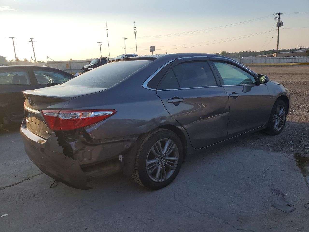 2016 TOYOTA CAMRY SE — снимка 3