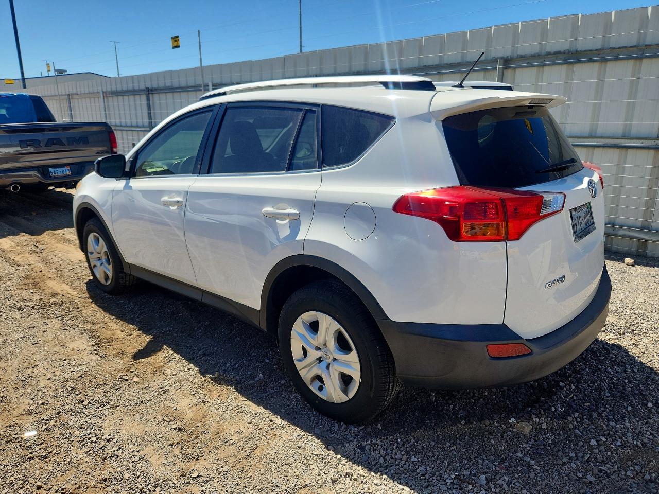 2015 TOYOTA RAV4 LE — снимка 2