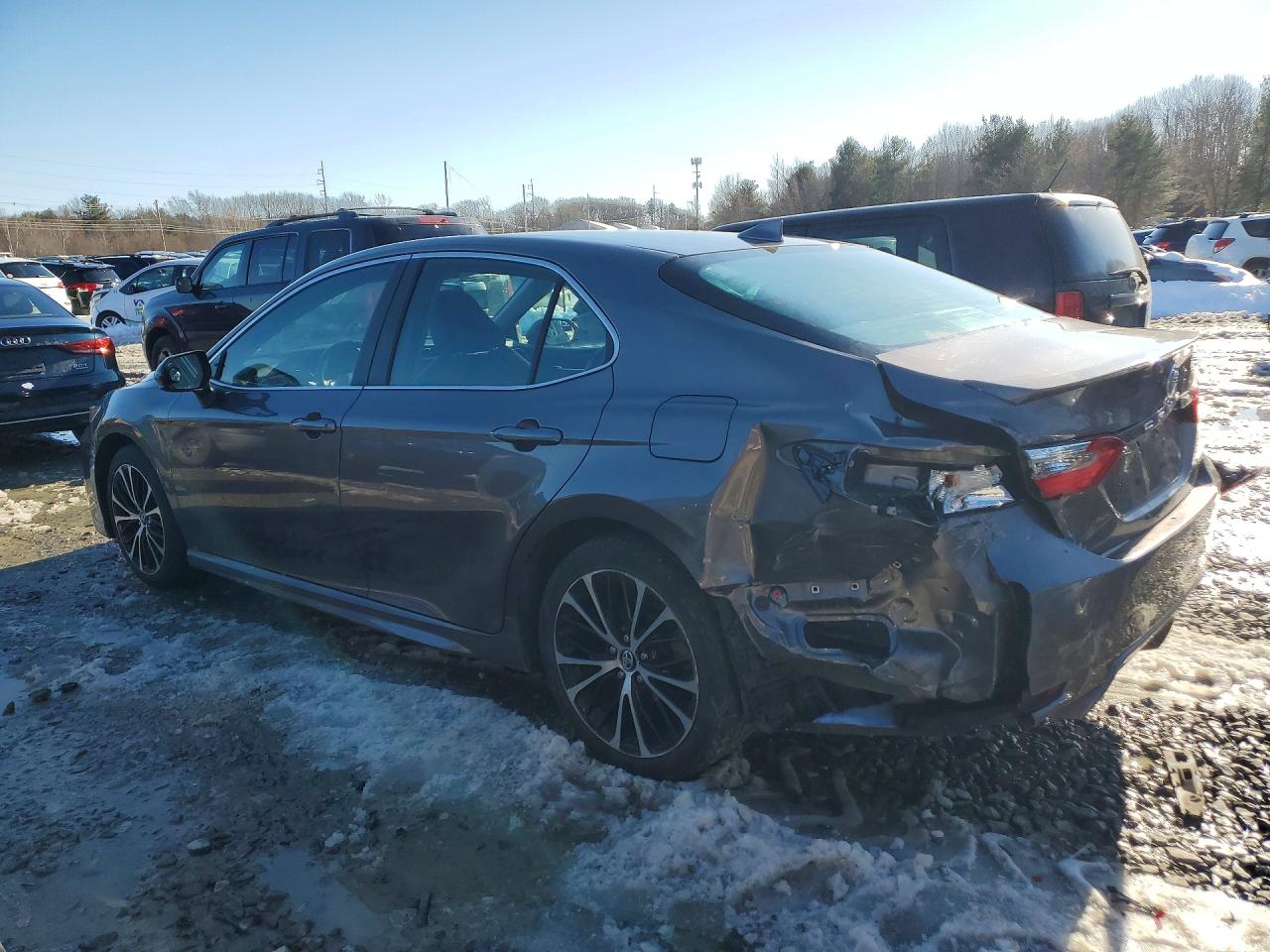 2019 TOYOTA CAMRY L — снимка 2