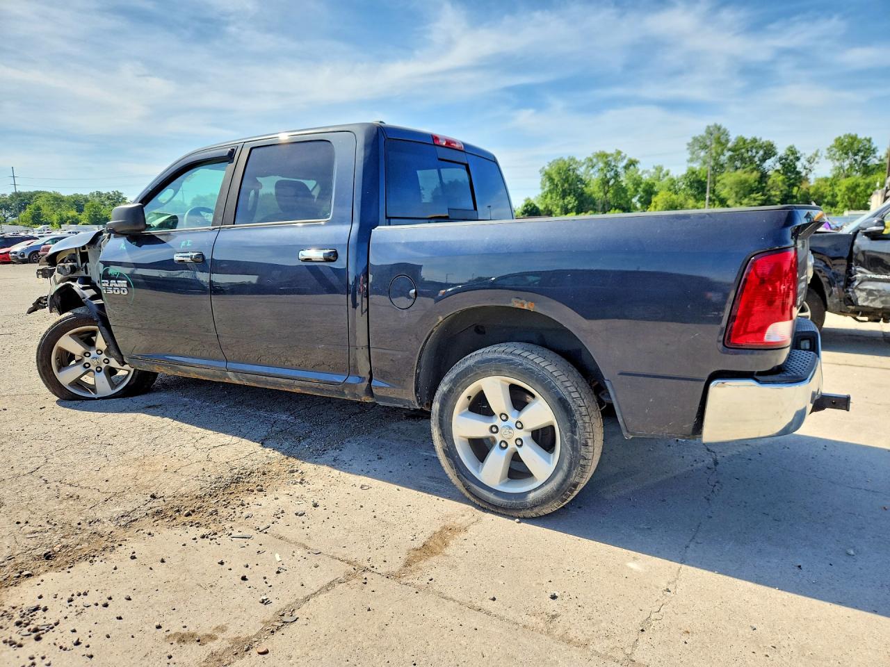 2017 RAM 1500 SLT — снимка 2