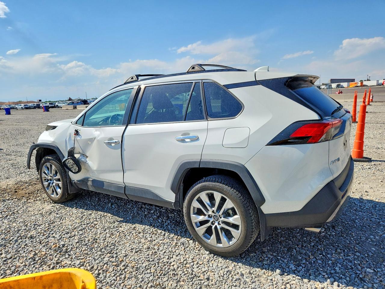 2021 TOYOTA RAV4 LIMITED — снимка 2
