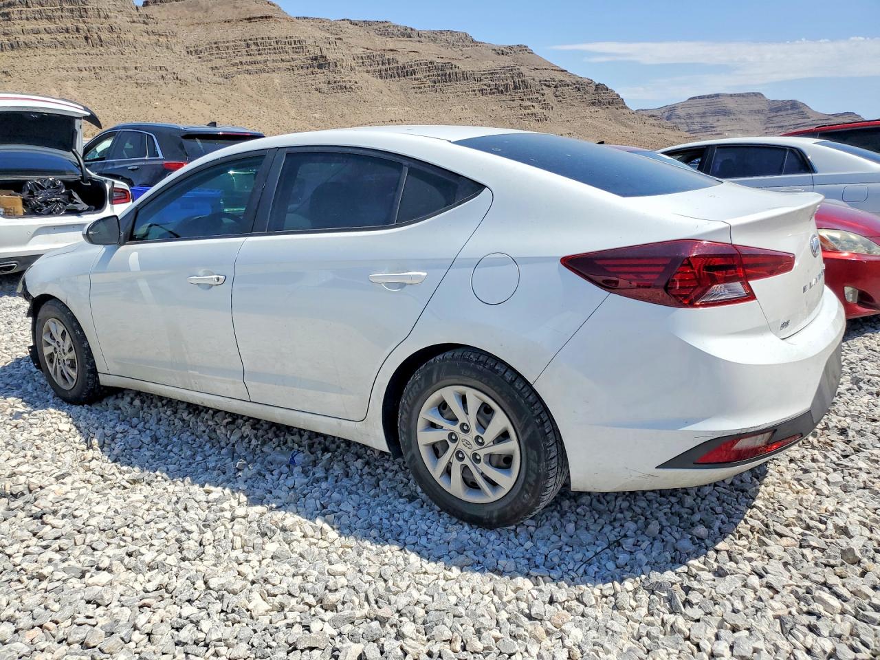 2019 HYUNDAI ELANTRA SE — снимка 2