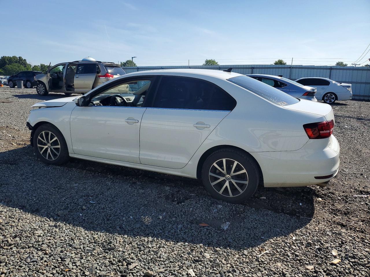 2017 VOLKSWAGEN JETTA SE — снимка 2
