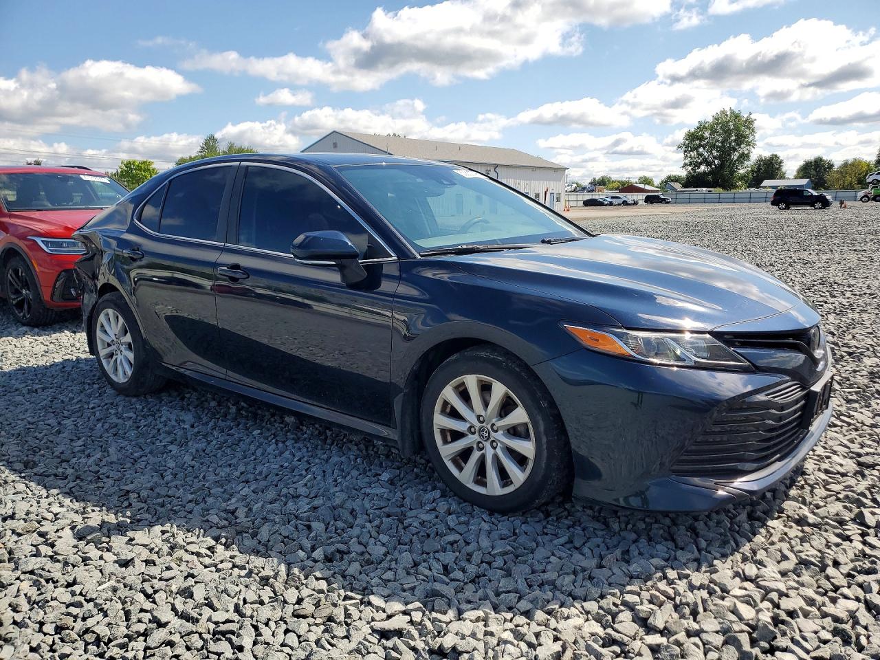 2019 TOYOTA CAMRY LE — снимка 4