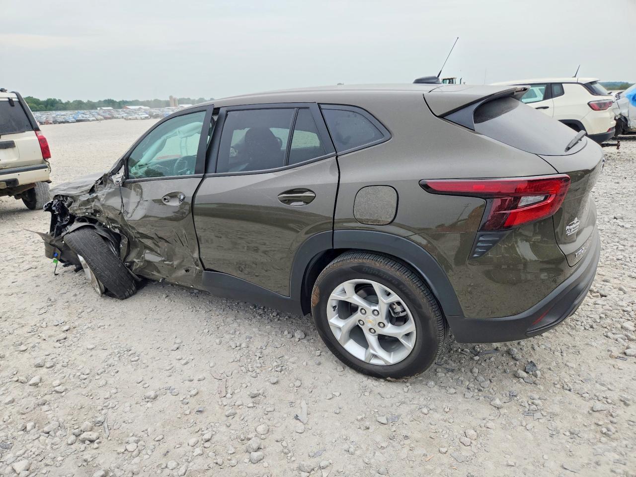 2024 CHEVROLET TRAX LS — снимка 2