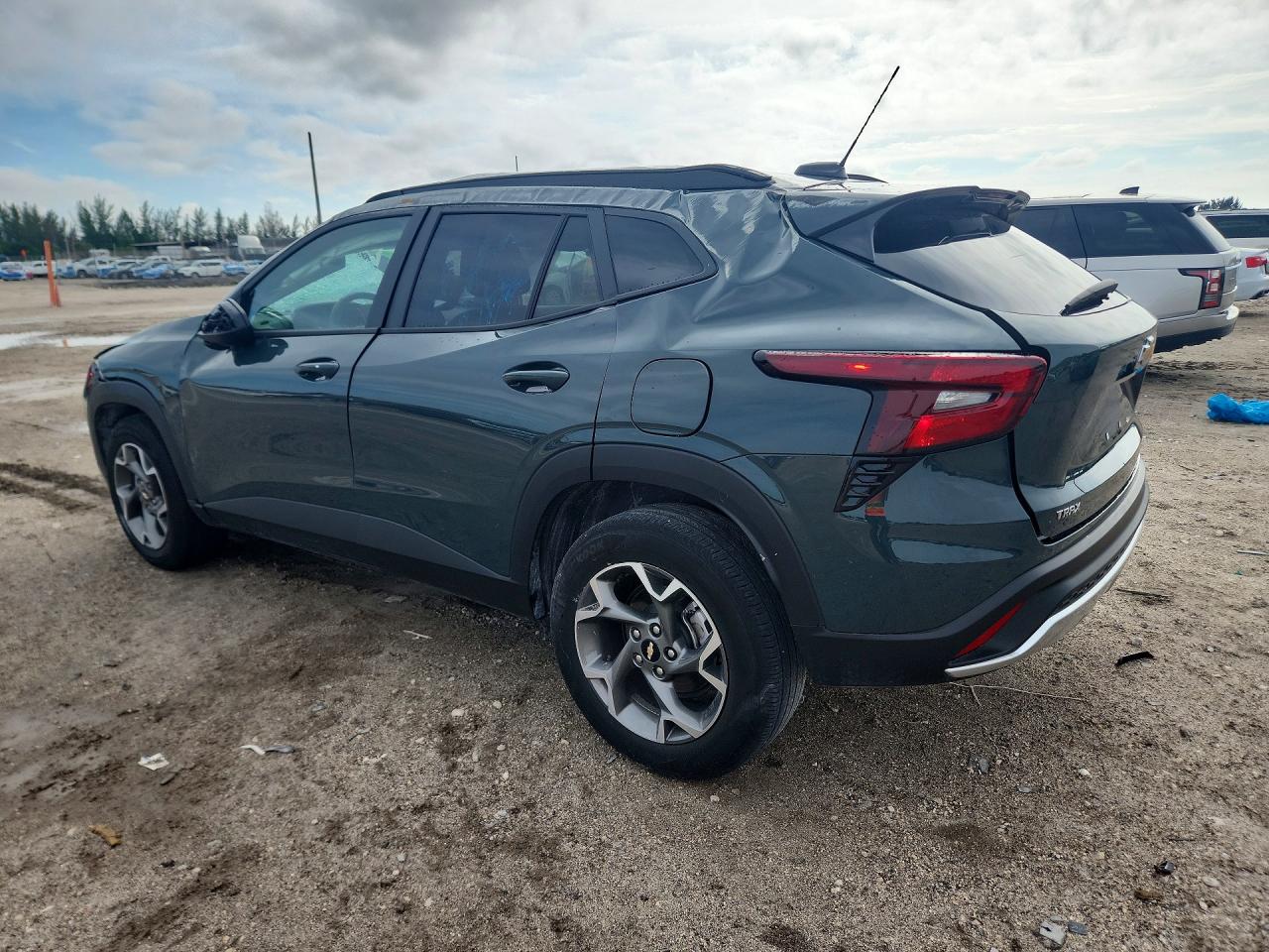 2025 CHEVROLET TRAX 1LT — снимка 2