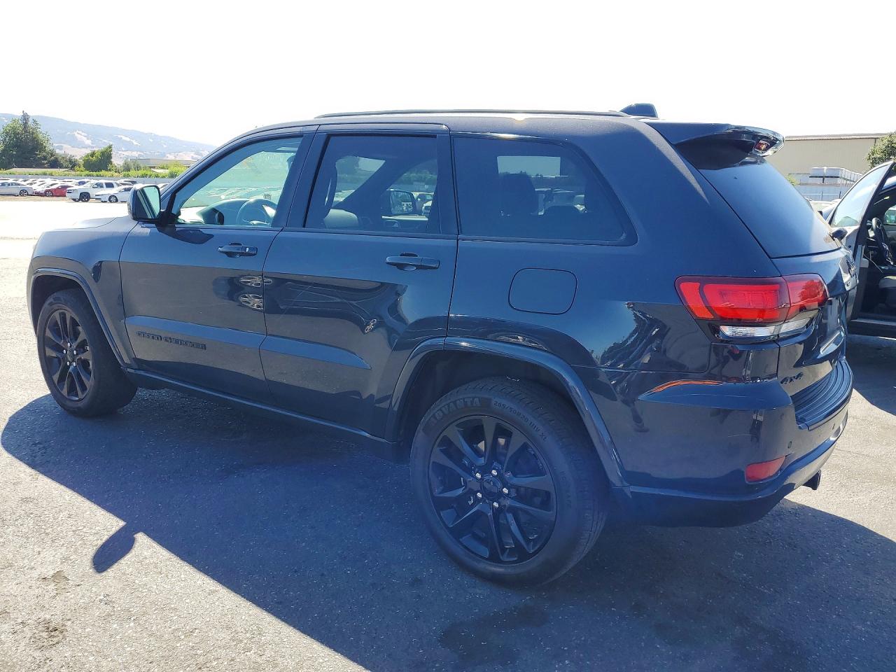 2018 JEEP GRAND CHEROKEE LAREDO — снимка 2