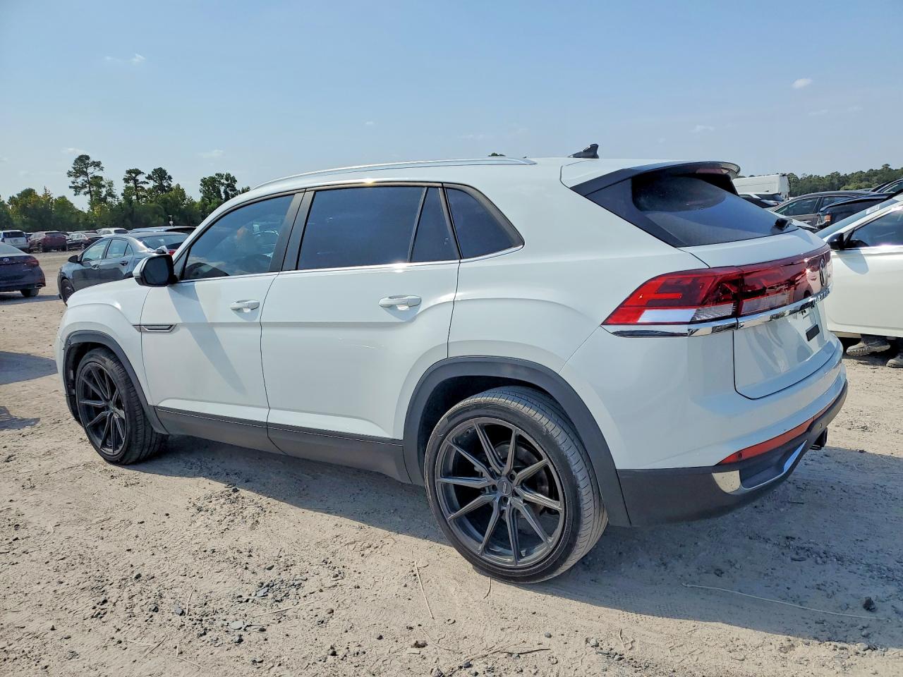 2024 VOLKSWAGEN ATLAS CROSS SPORT SE — снимка 2