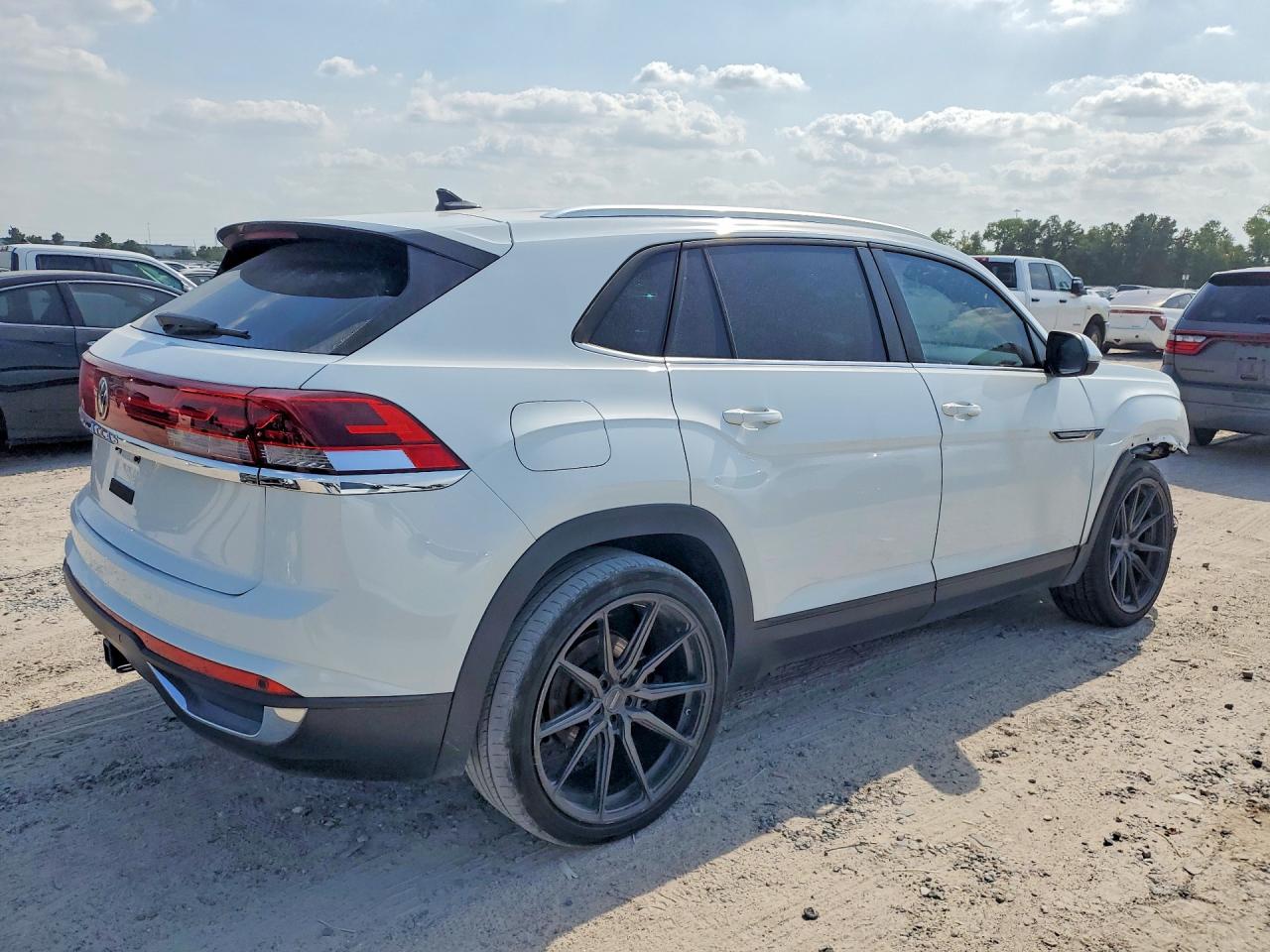 2024 VOLKSWAGEN ATLAS CROSS SPORT SE — снимка 3