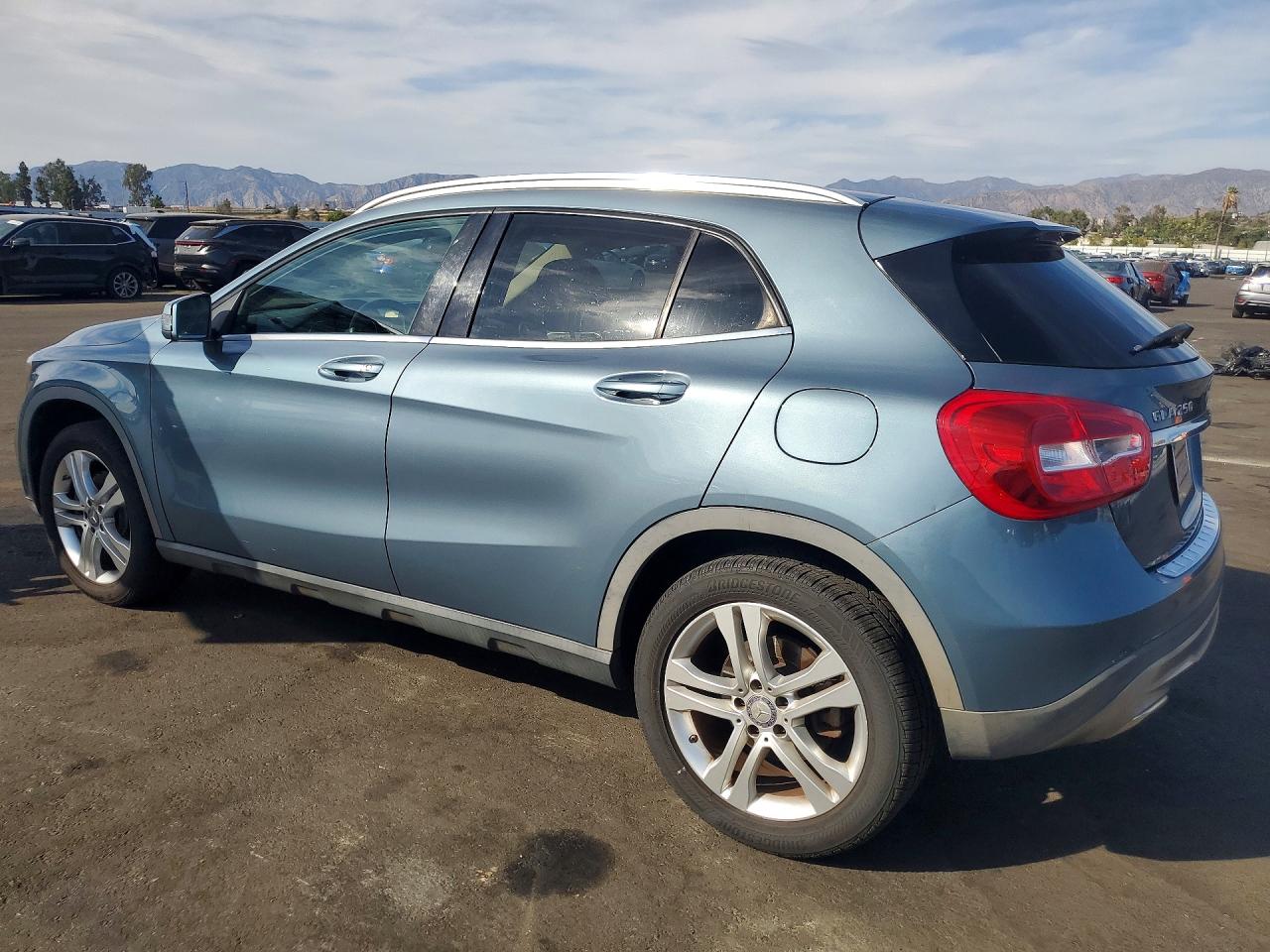 2015 MERCEDES-BENZ GLA 250 4MATIC — снимка 2