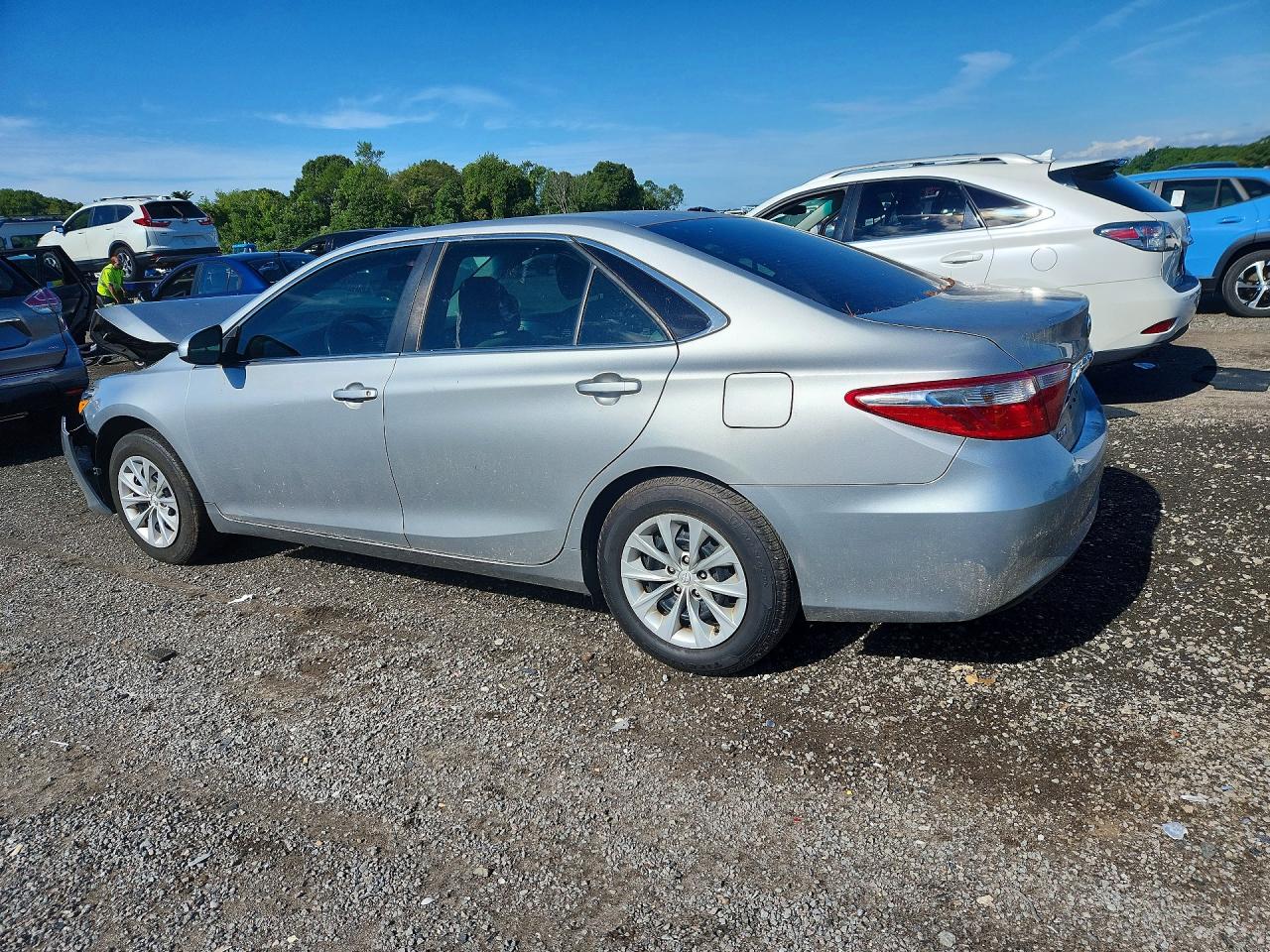 2016 TOYOTA CAMRY LE — снимка 2