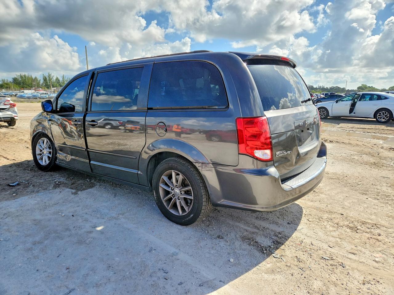 2016 DODGE GRAND CARAVAN SXT — снимка 2