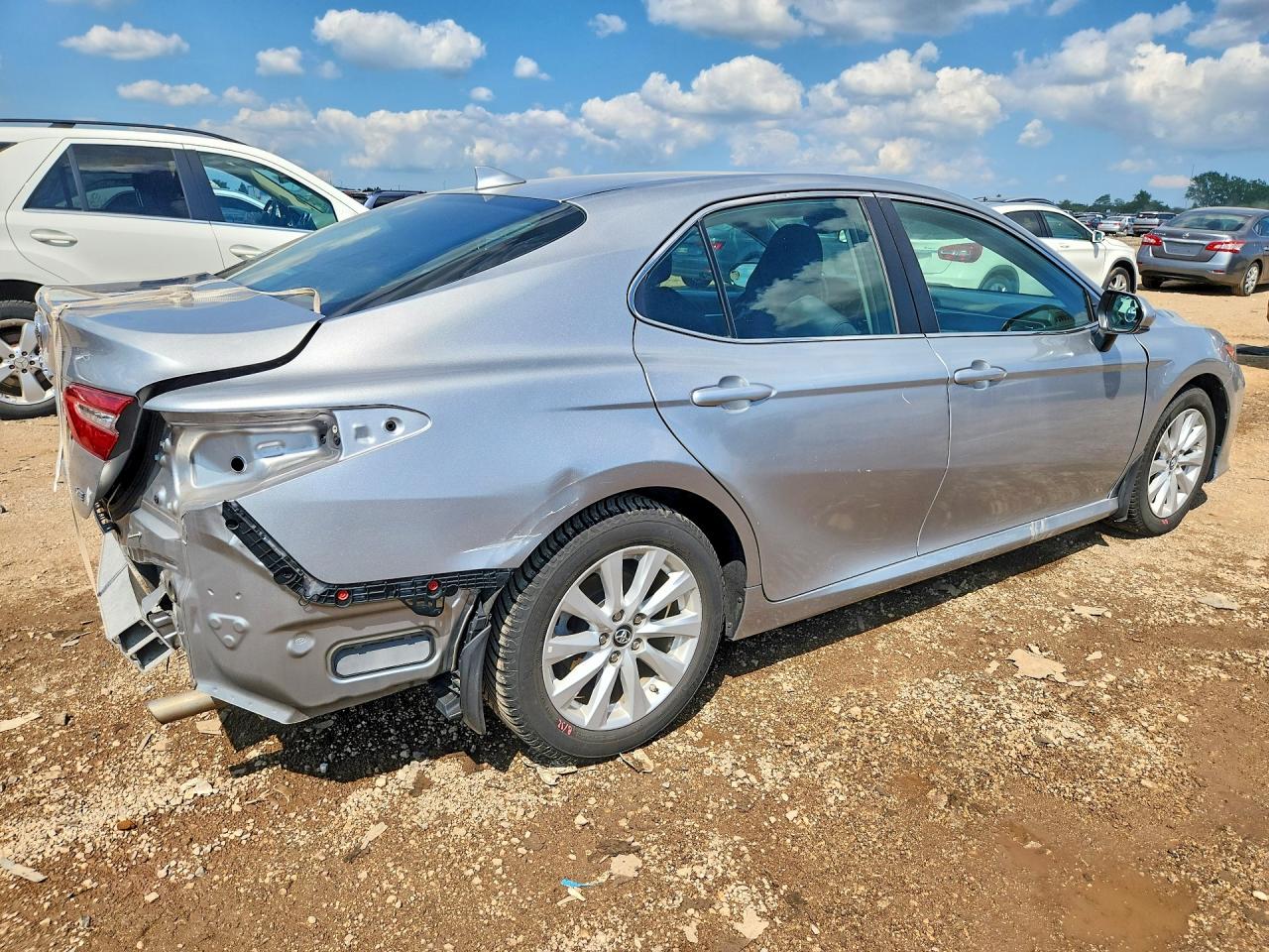 2019 TOYOTA CAMRY LE — снимка 3