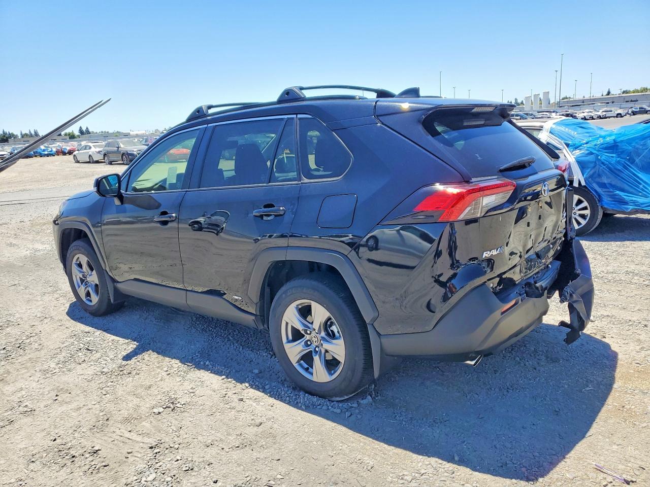 2024 TOYOTA RAV4 HYBRID XLE — снимка 2