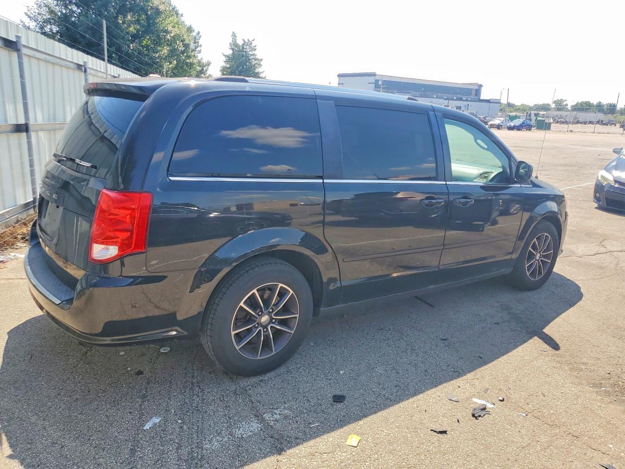 2016 DODGE GRAND CARAVAN SXT — снимка 3