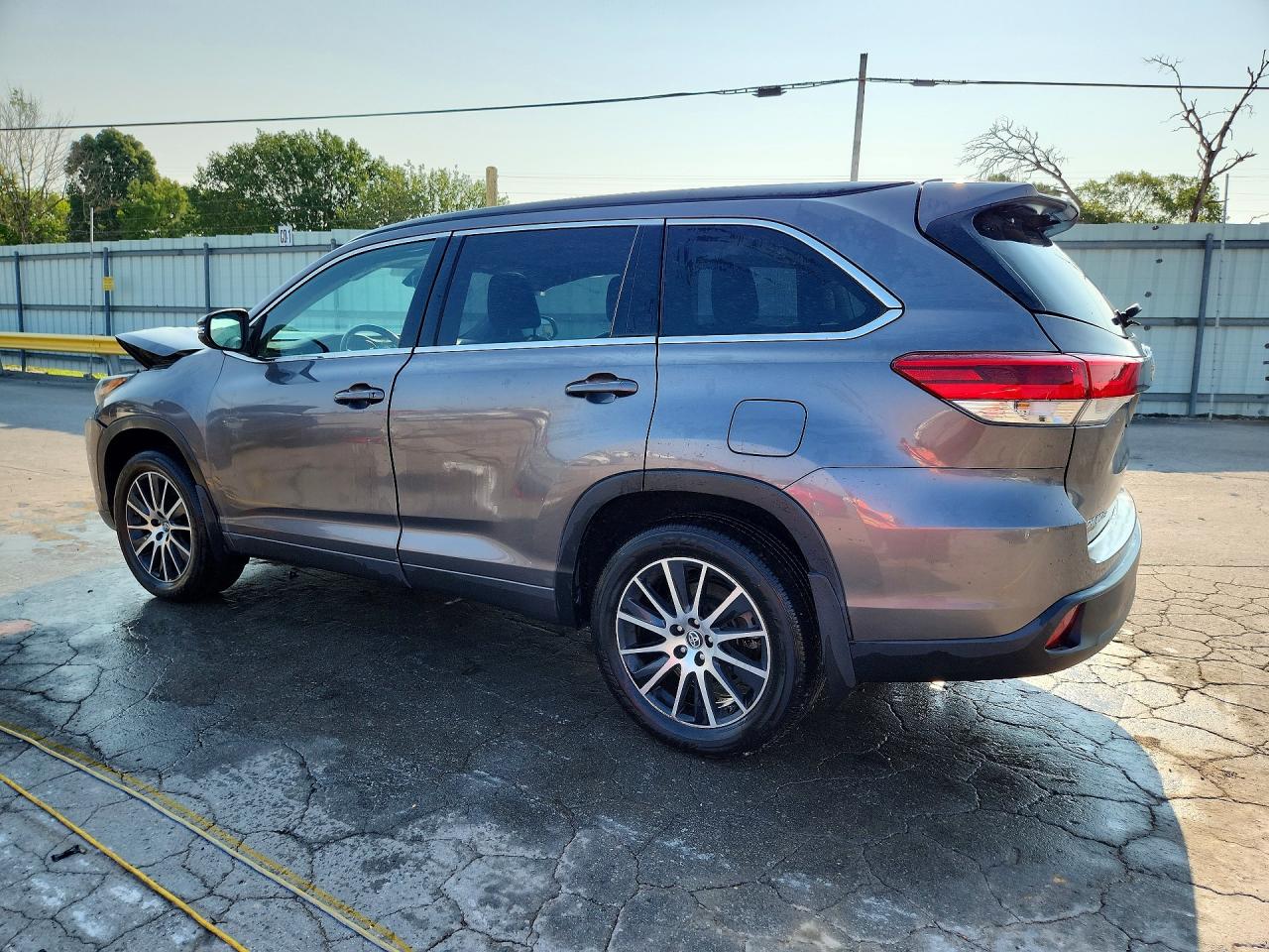 2018 TOYOTA HIGHLANDER SE — снимка 2