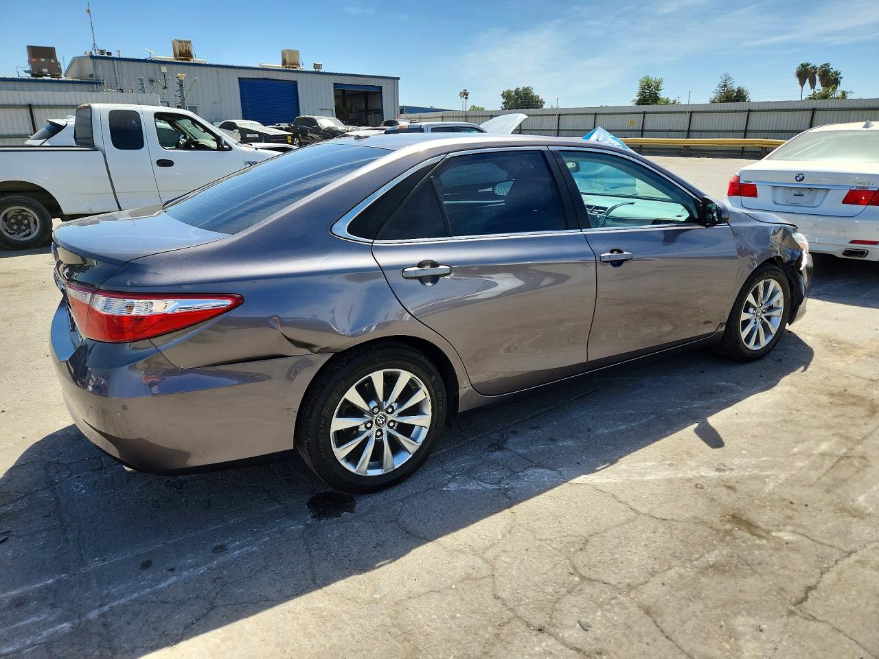 2015 TOYOTA CAMRY XLE — снимка 3