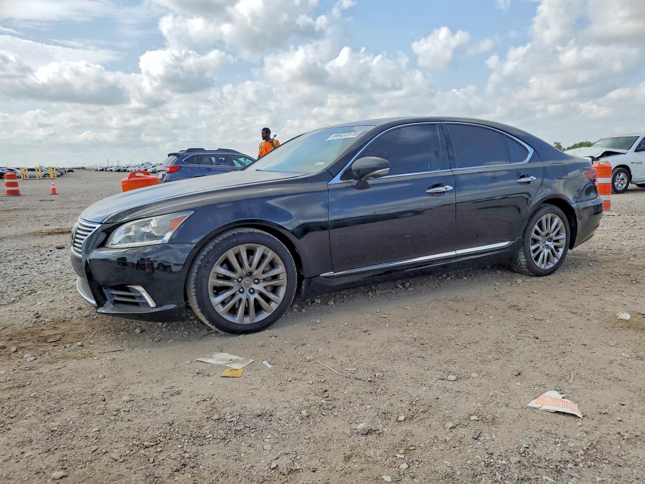 2013 LEXUS LS 460