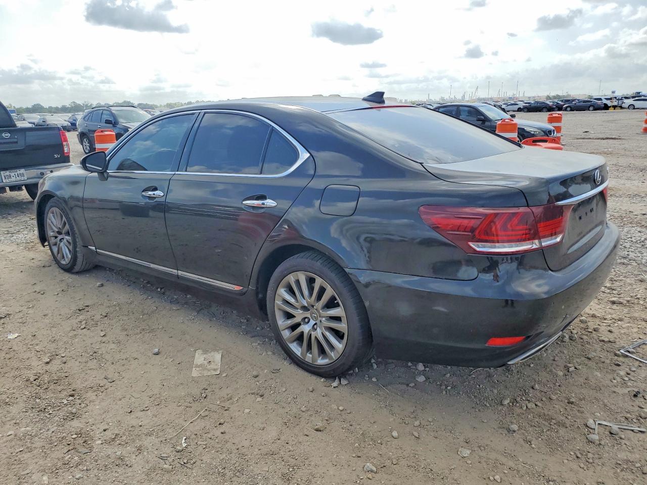 2013 LEXUS LS 460 — снимка 2