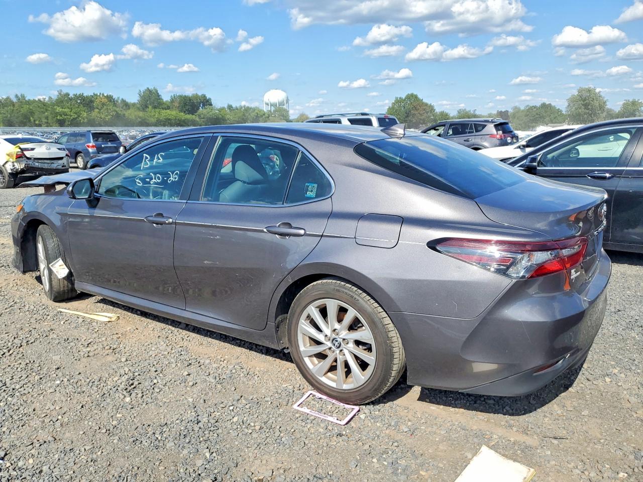 2021 TOYOTA CAMRY LE — снимка 2