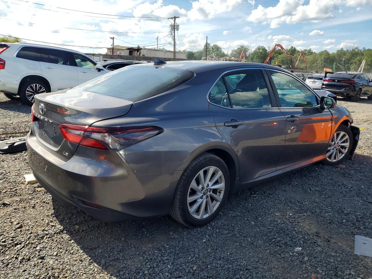 2021 TOYOTA CAMRY LE — снимка 3