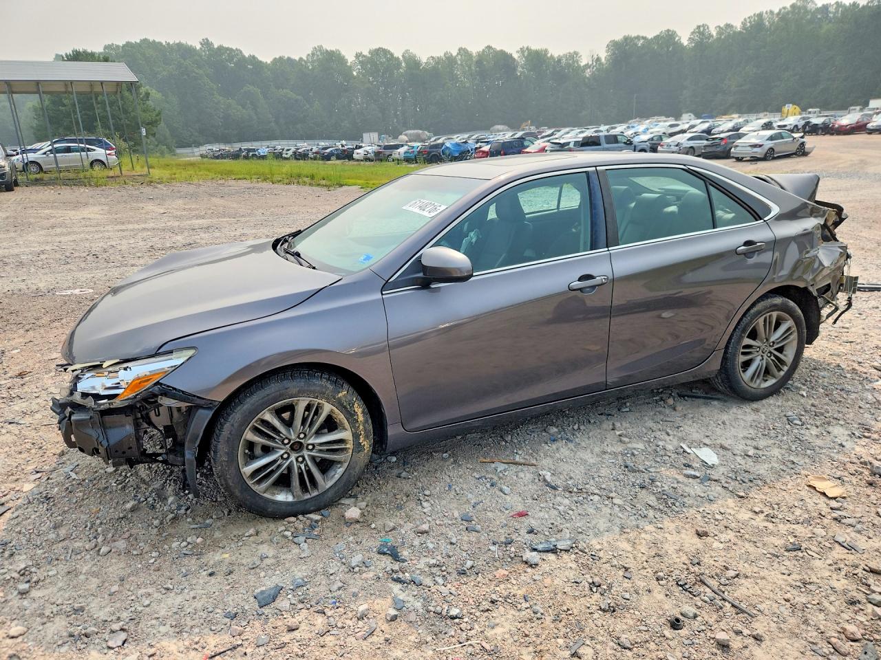 2016 TOYOTA CAMRY SE