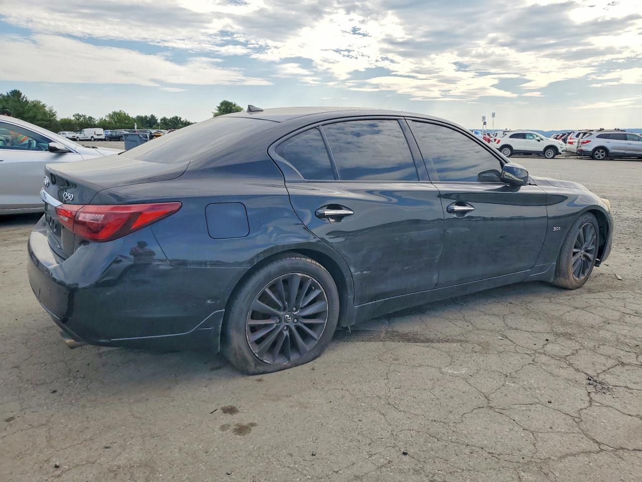 2018 INFINITI Q50 3.0T LUXE — снимка 3
