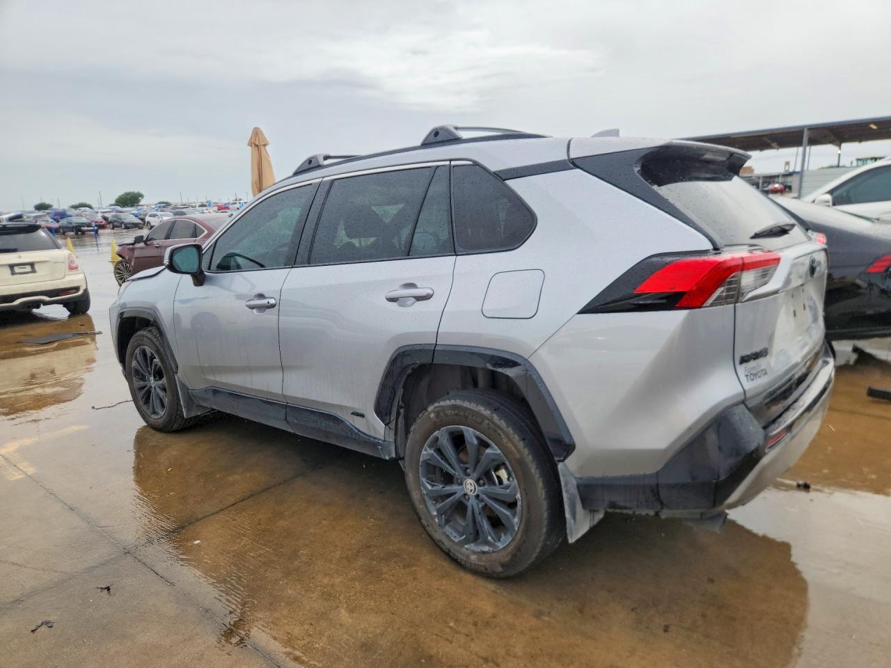 2024 TOYOTA RAV4 SE — снимка 2