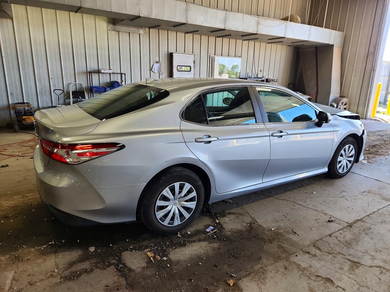 2019 TOYOTA CAMRY LE — снимка 3