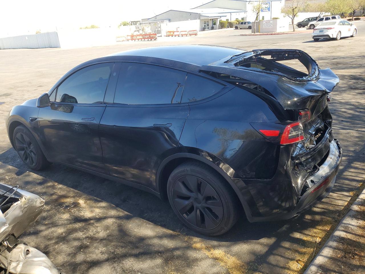 2025 TESLA MODEL Y — снимка 2