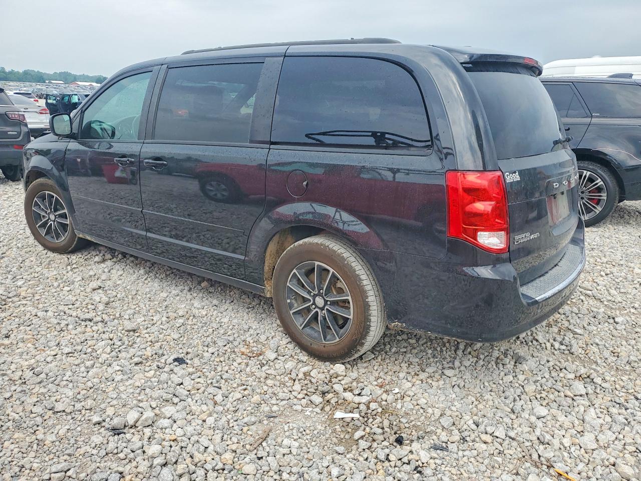 2017 DODGE GRAND CARAVAN GT — снимка 2