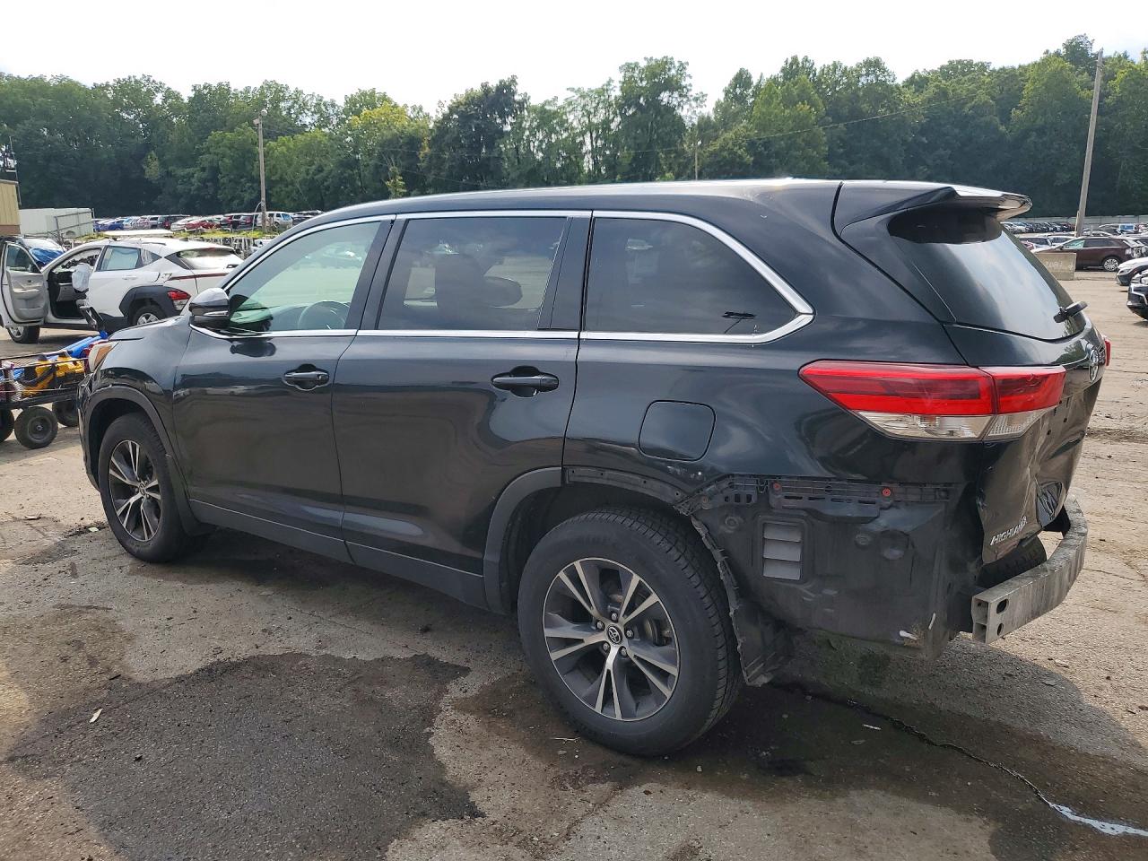 2019 TOYOTA HIGHLANDER LE — снимка 2