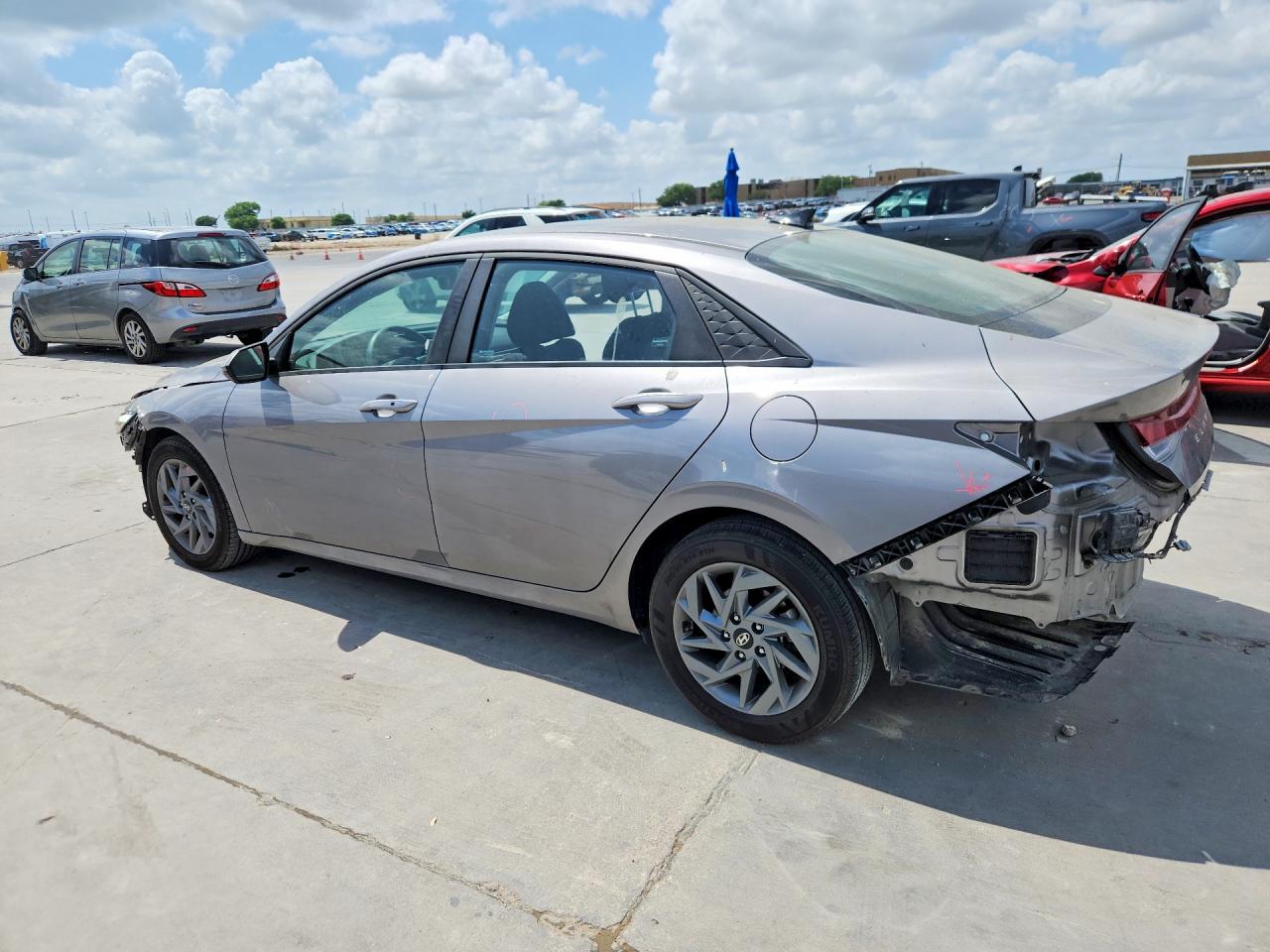 2024 HYUNDAI ELANTRA SEL — снимка 2