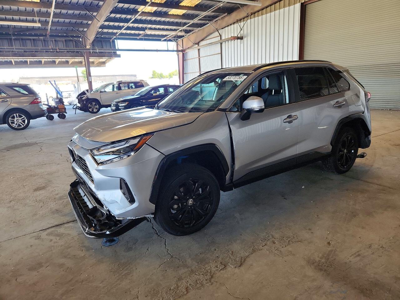 2025 TOYOTA RAV4 SE