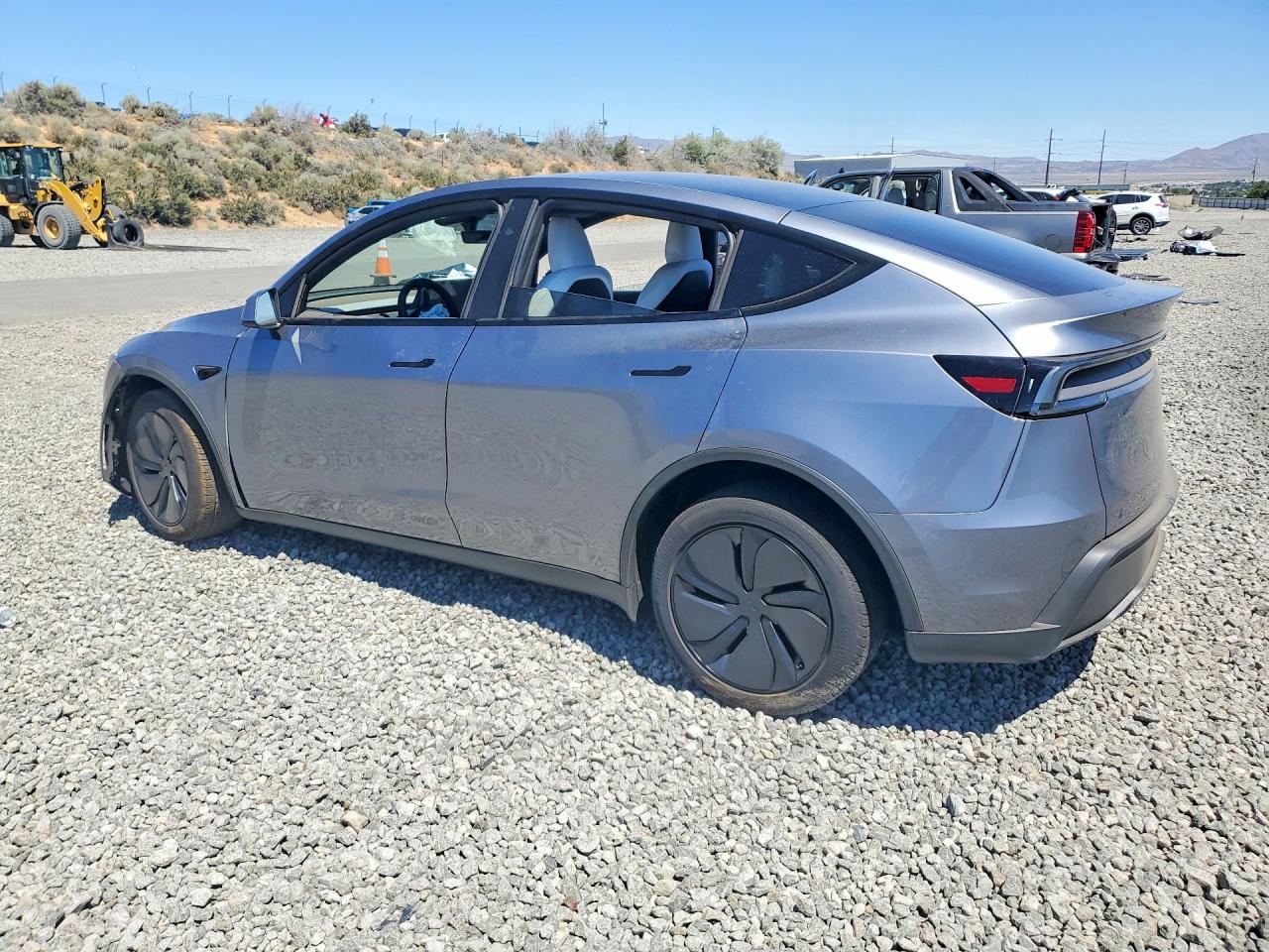 2026 TESLA MODEL Y — снимка 2