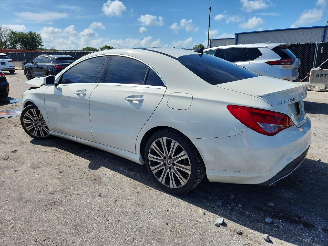 2018 MERCEDES-BENZ CLA 250 — снимка 2
