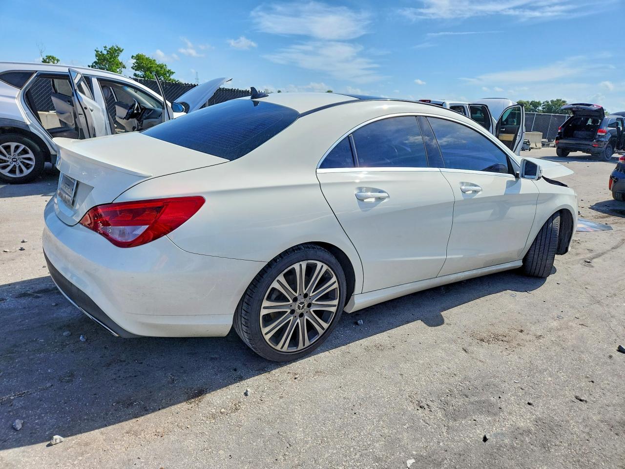 2018 MERCEDES-BENZ CLA 250 — снимка 3