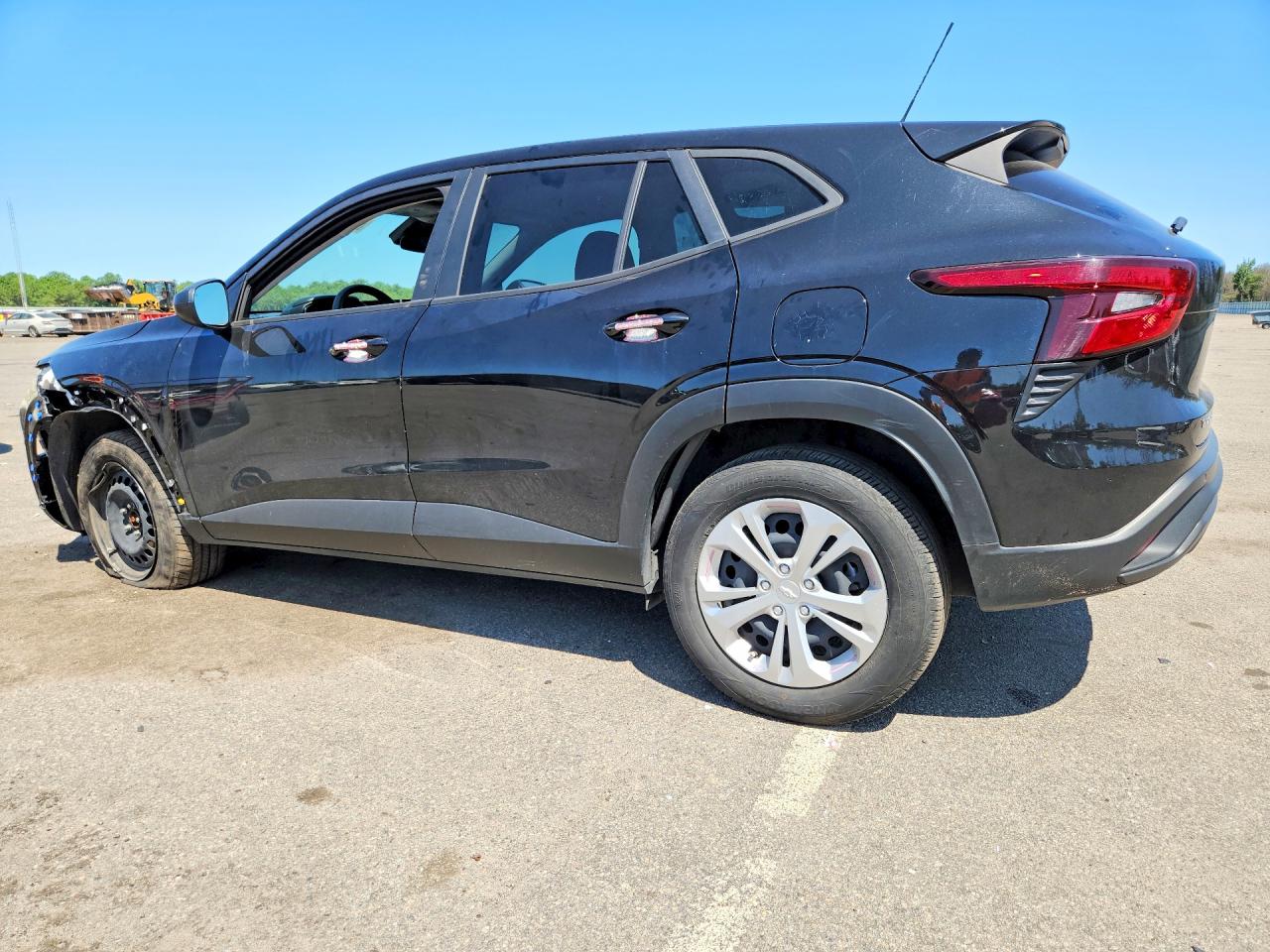 2024 CHEVROLET TRAX LS — снимка 2