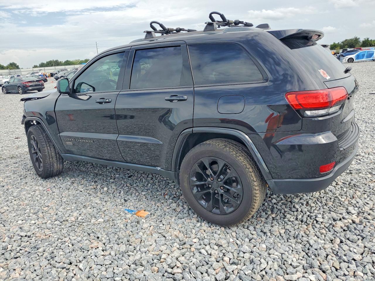 2016 JEEP GRAND CHEROKEE LAREDO — снимка 2