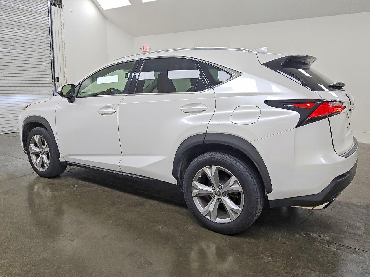 2017 LEXUS NX 200T BASE — снимка 2
